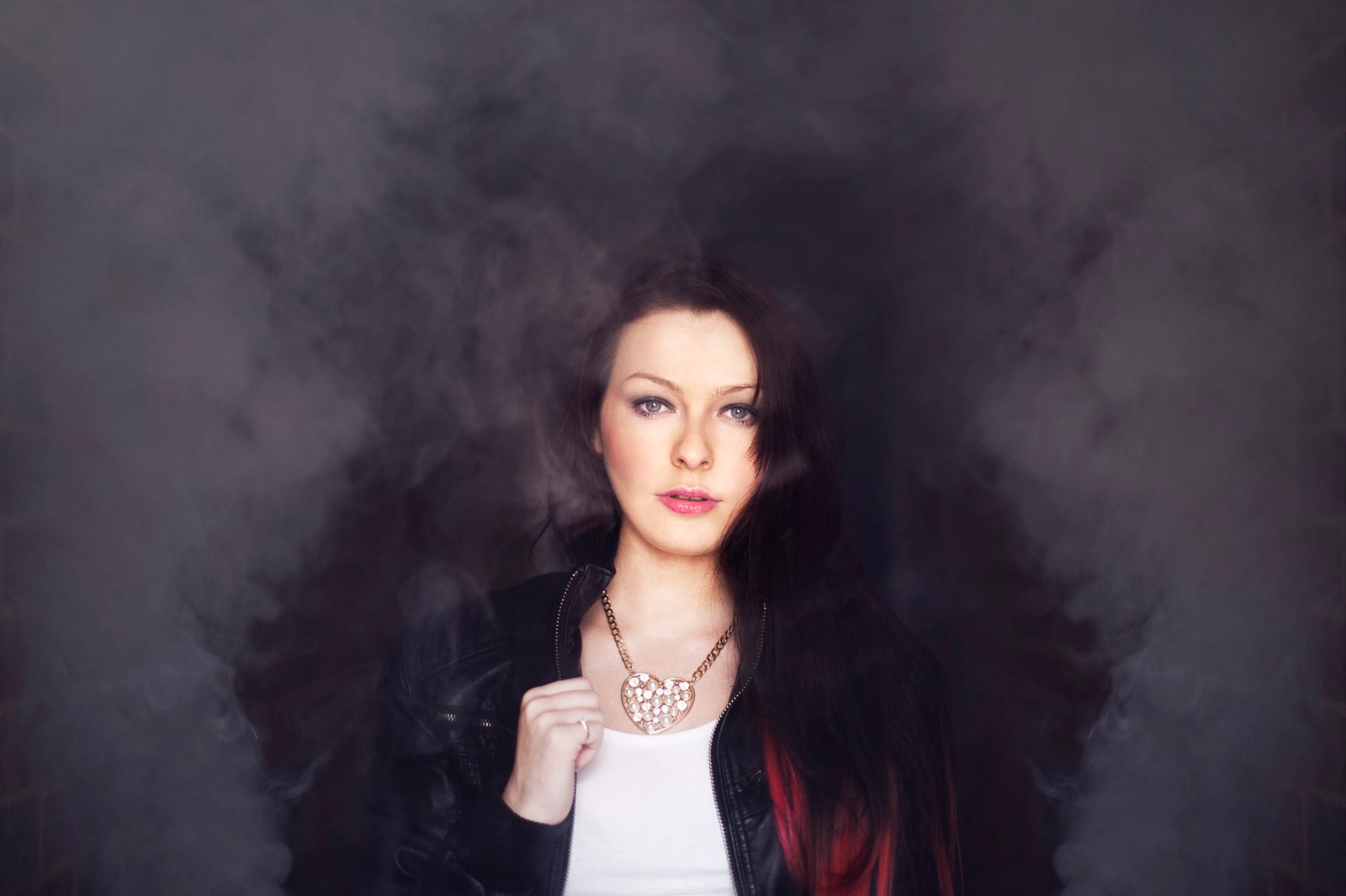 Video Premiere – I AM ROSIEMAY ‘DISHONEST MIND’