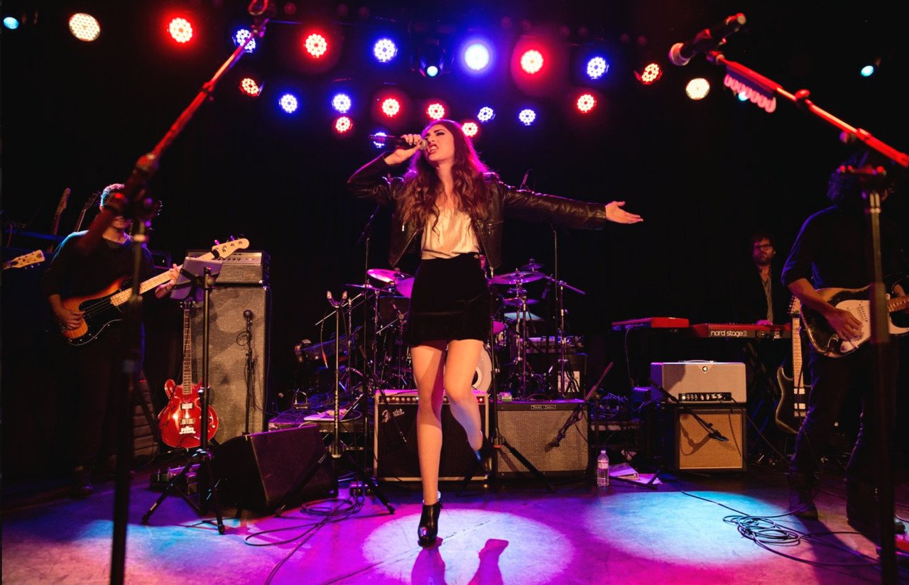 Hollie Stephenson – Pointless Rebellion (Single)