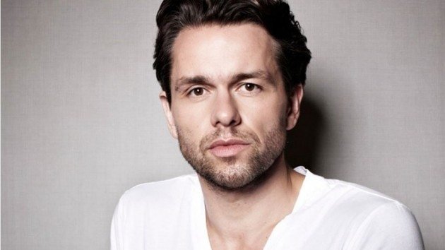 Julian Ovenden Announces New Record Deal with East West Records