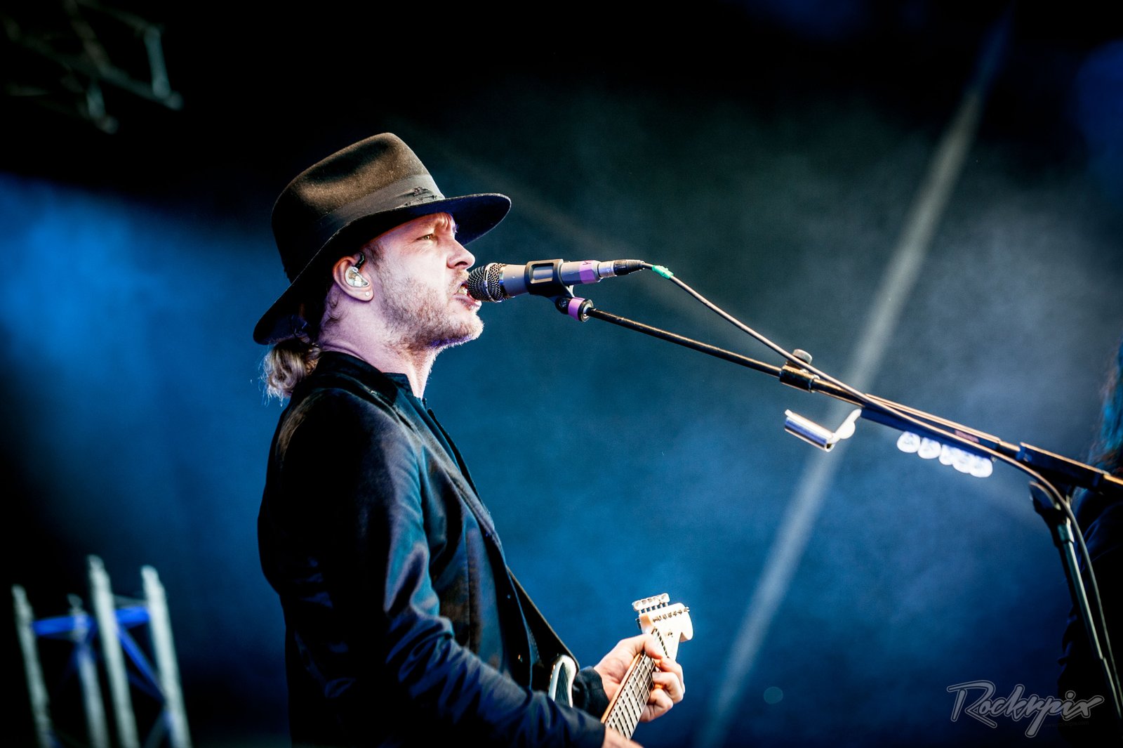 Kenny Wayne Shepherd – On The Move