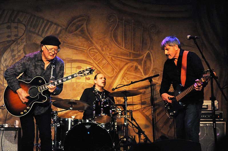 Savoy Brown – Neon & Shadows