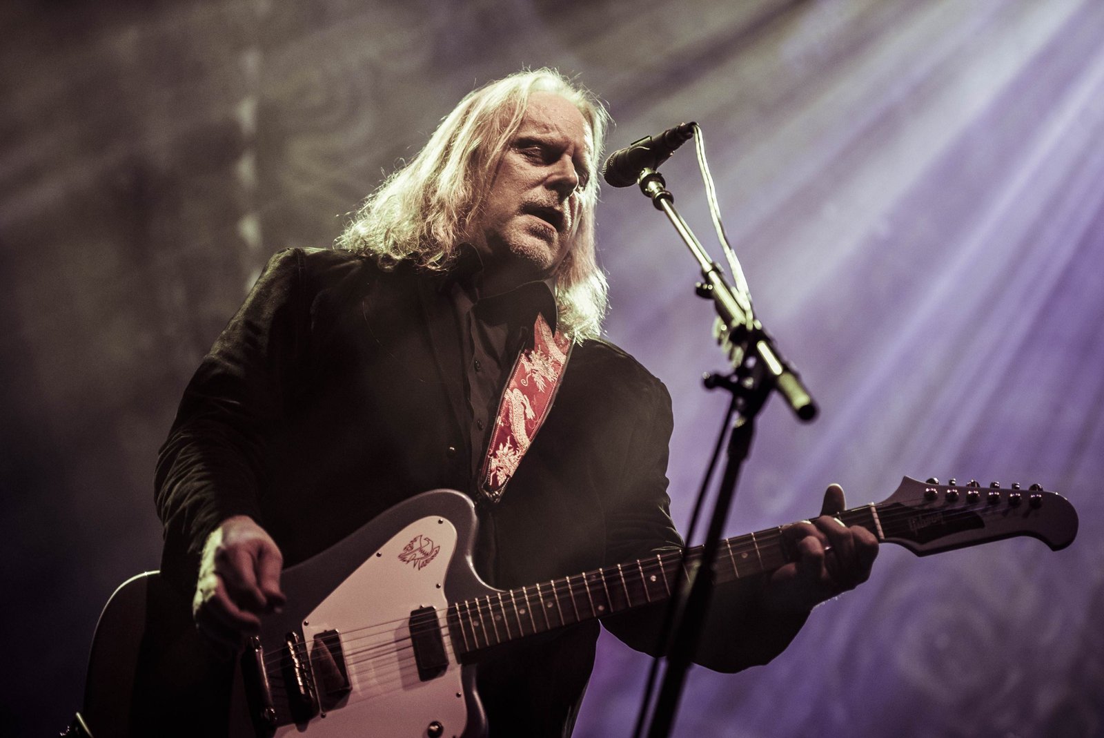 Warren Haynes (Gov’t Mule) – Taking To The Stage