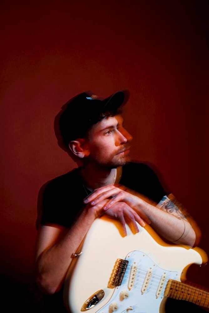 Félix Rabin Talks New Single, UK Tour and More