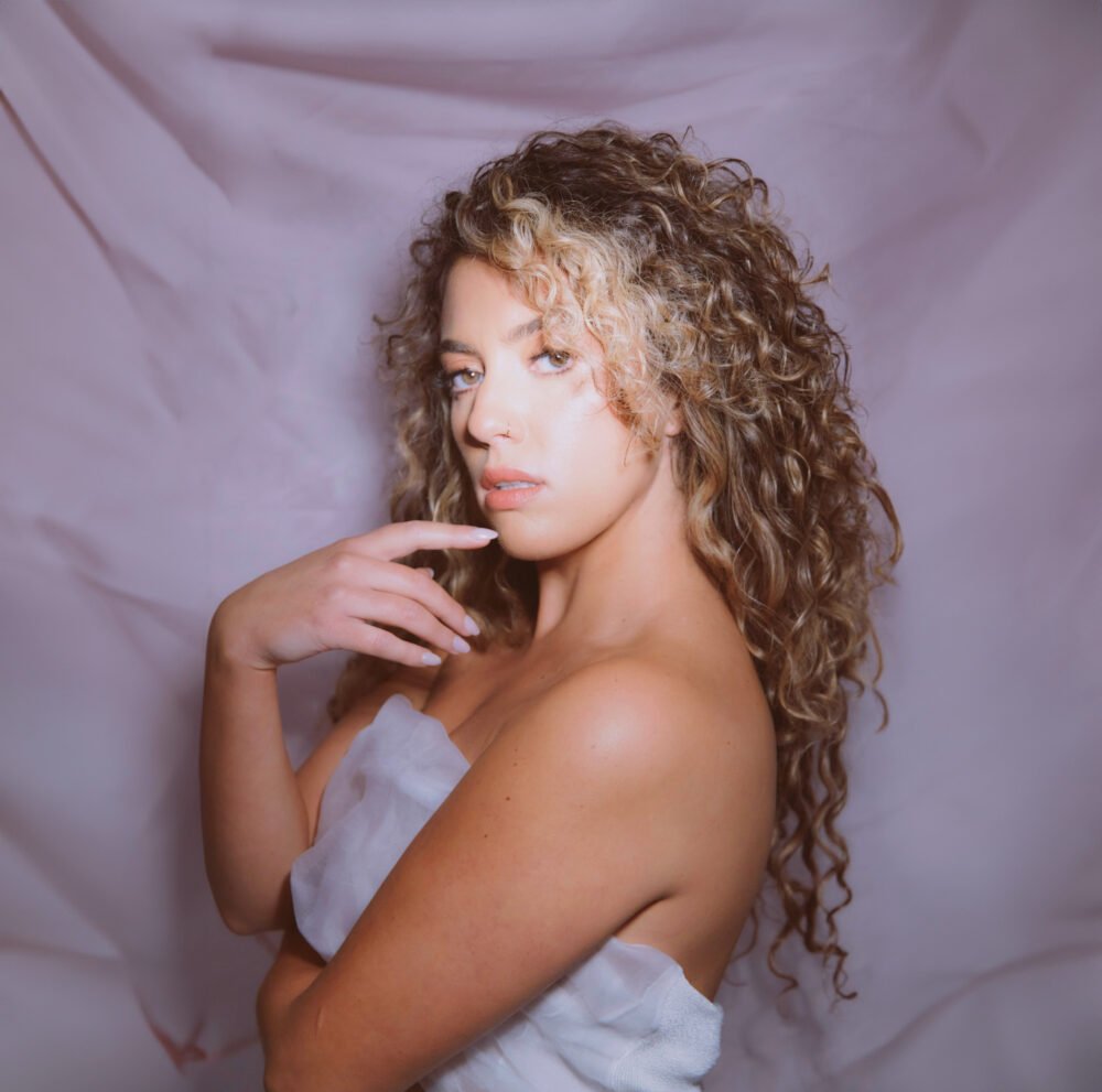 Eloise Viola Talks Debut Album, Her Voice And More