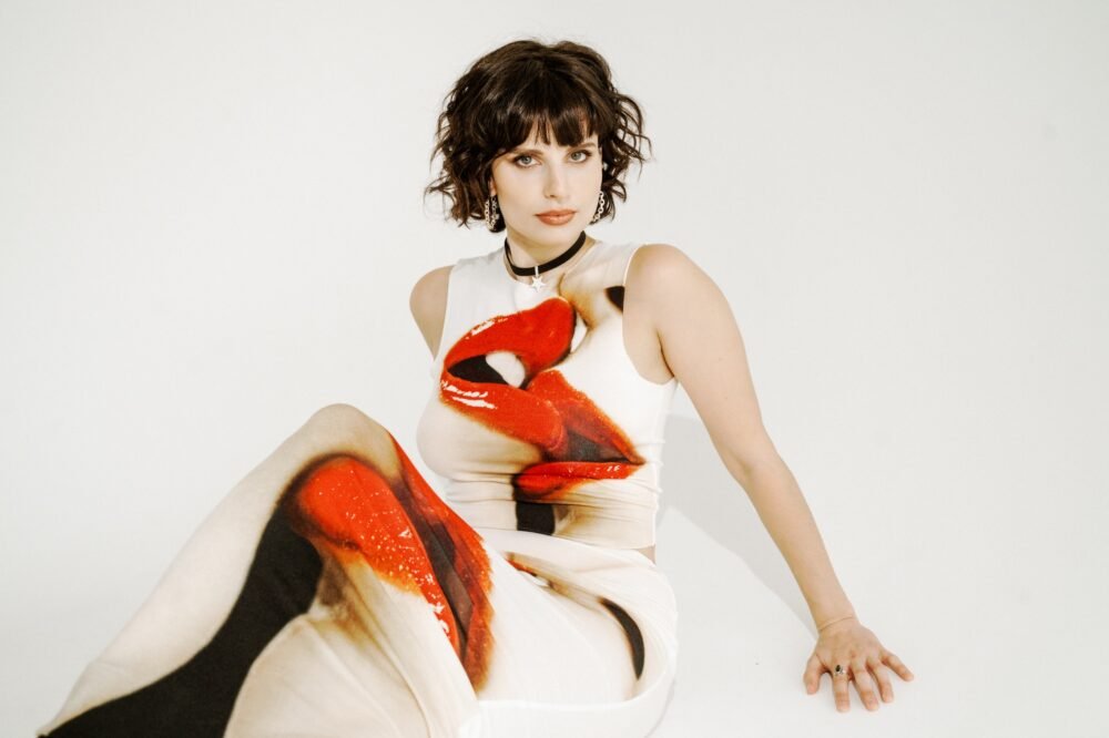 Imogen Clark Talks New Album, Songwriting And More